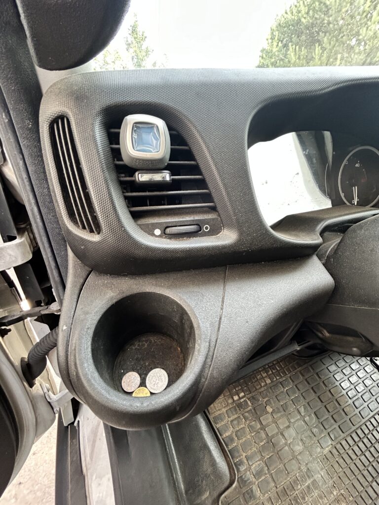 Czyszczenie wnętrza samochodu Biała Podlaska – Pranie tapicerki i auto detailing 6 impregnacja plastików samochodowych Biała Podlaska