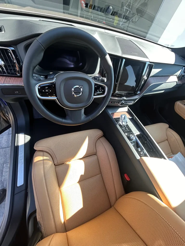 Czyszczenie wnętrza samochodu Biała Podlaska – Pranie tapicerki i auto detailing 4 czyszczenie skór