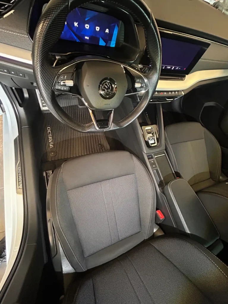 Czyszczenie wnętrza samochodu Biała Podlaska – Pranie tapicerki i auto detailing 7 auto detailing wnętrza Biała Podlaska